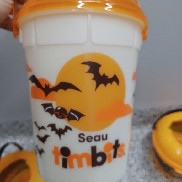McDonald's 1986/2010 Halloween Boo Buckets & 2023 Tim Hortons Glow In The Dark - Picture 14 of 14